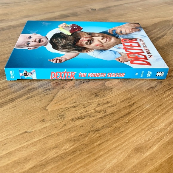 Dexter Season 4 DVDs (4 DVD set) - Picture 5 of 6